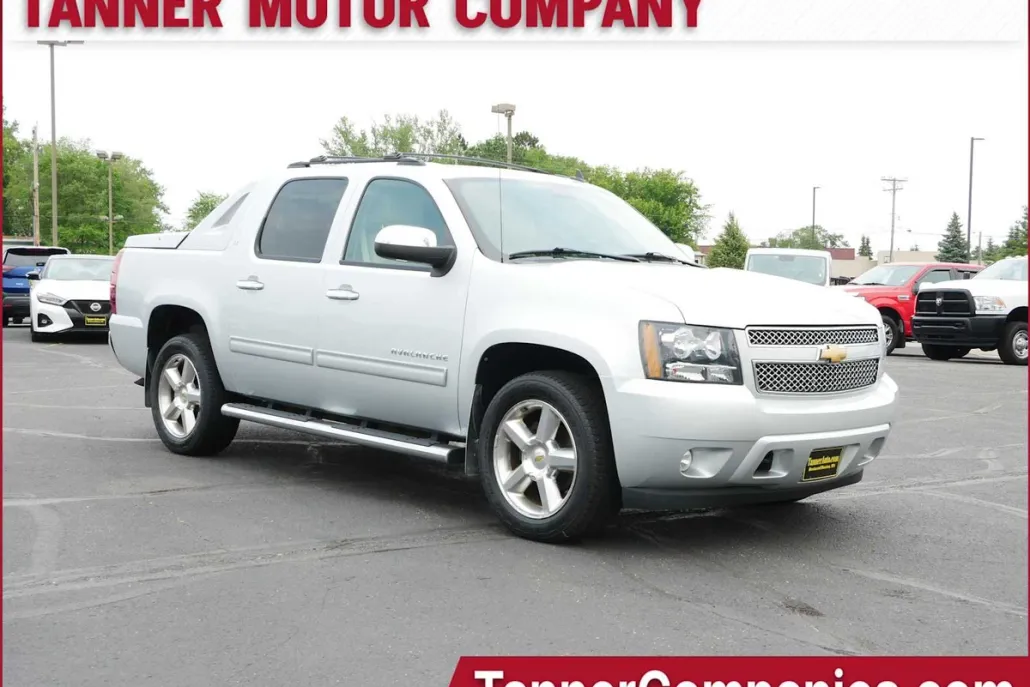 2012 Chevrolet Avalanche LT photo 1