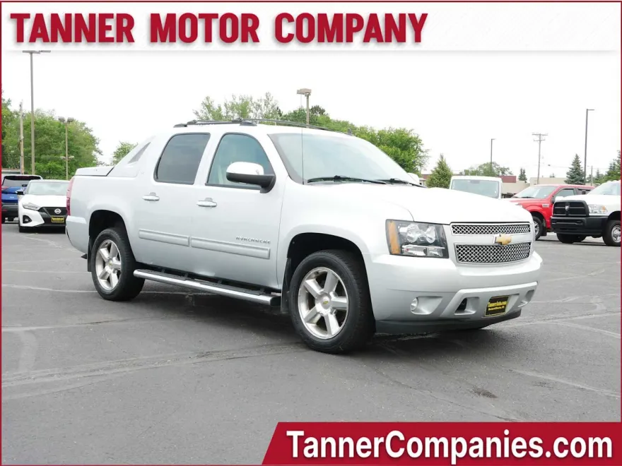 2012 Chevrolet Avalanche LT photo 1