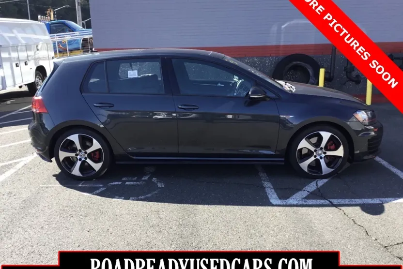 2017 Volkswagen Golf GTI SE photo 1