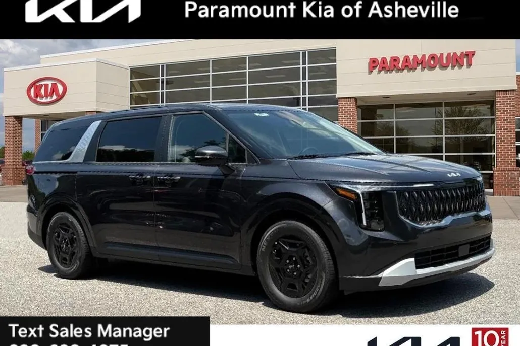 2025 Kia Carnival LXS photo 1