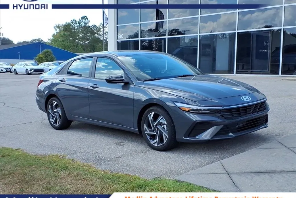 2025 Hyundai Elantra SEL Sport photo 1