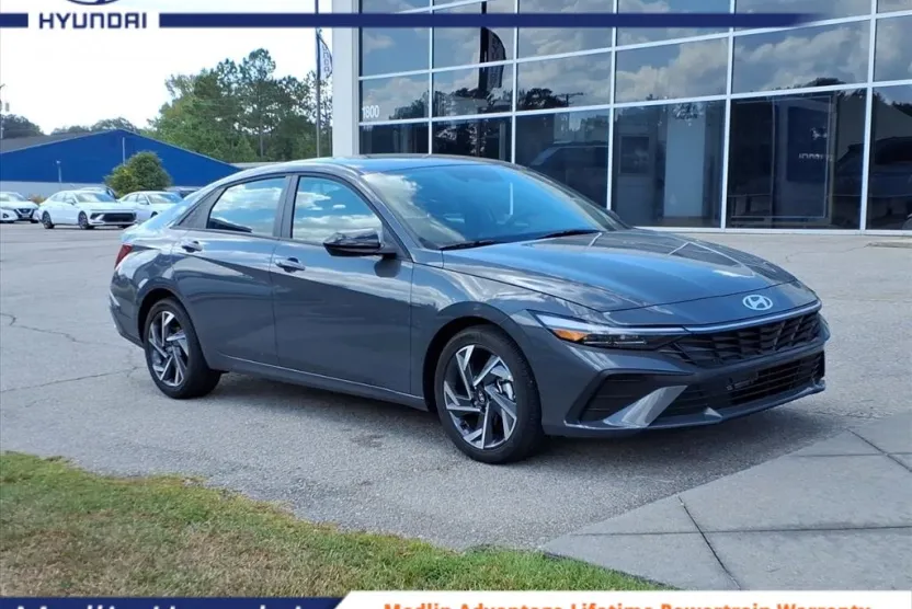 2025 Hyundai Elantra SEL Sport photo 1