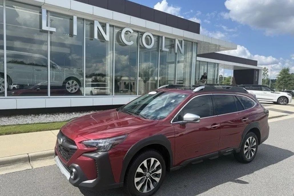 2025 Subaru Outback Touring photo 1