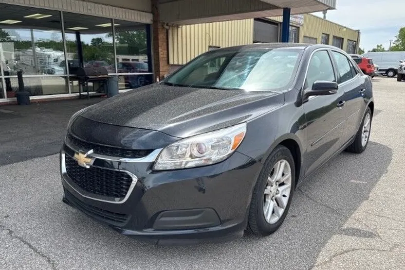 2015 Chevrolet Malibu 1LT photo 1