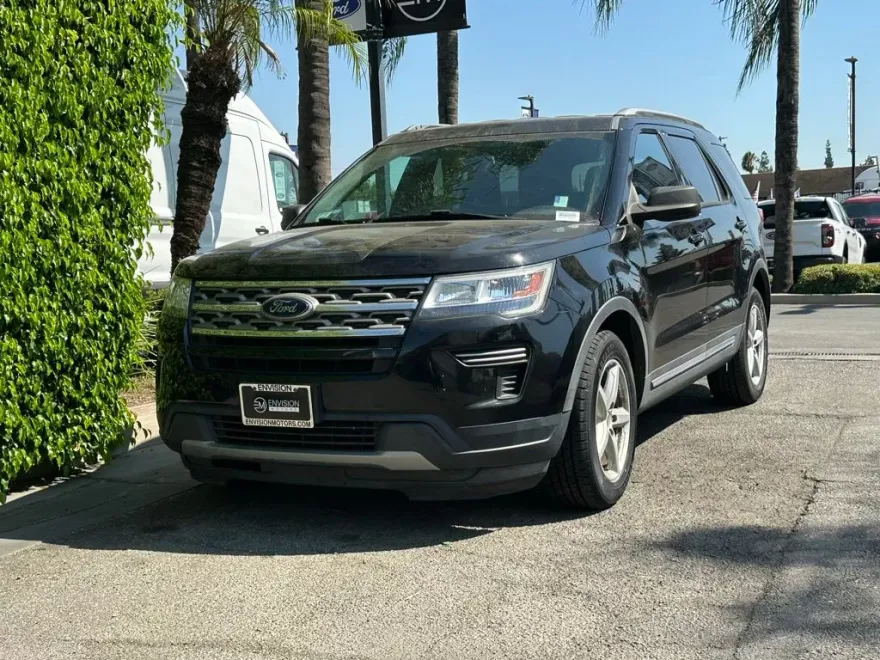 2018 Ford Explorer XLT photo 1
