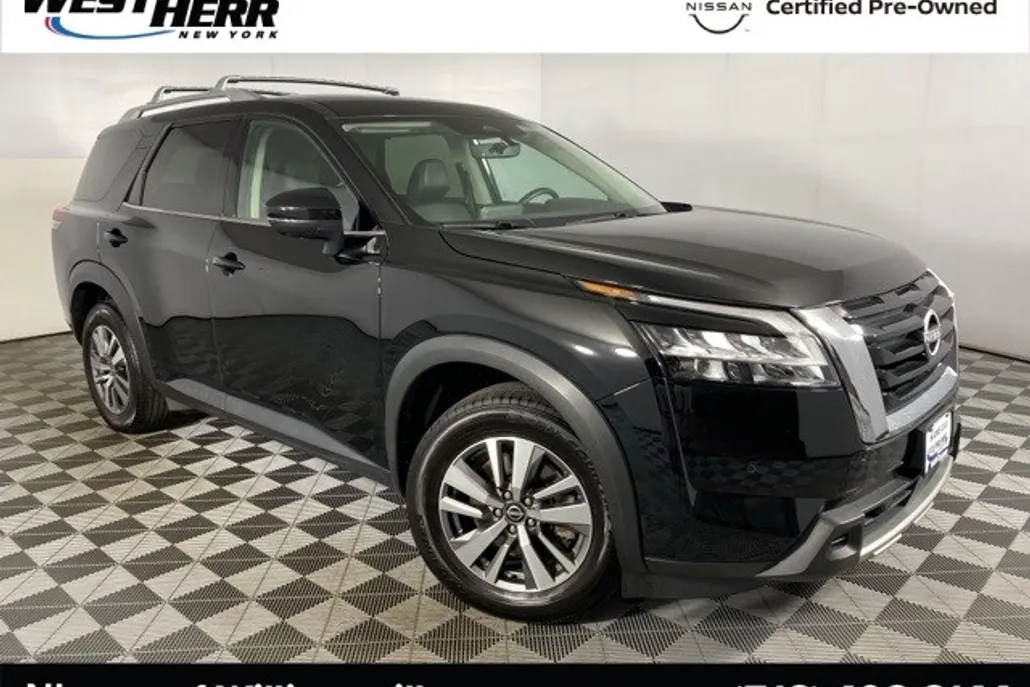 2023 Nissan Pathfinder SL photo 1