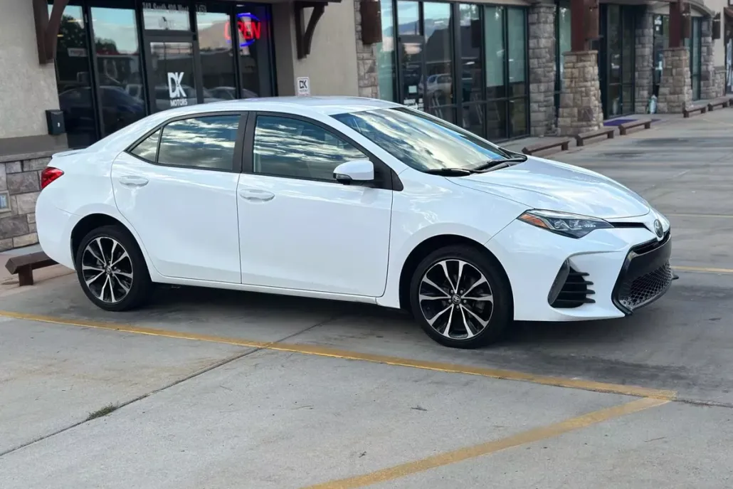2019 Toyota Corolla XLE XSE photo 1