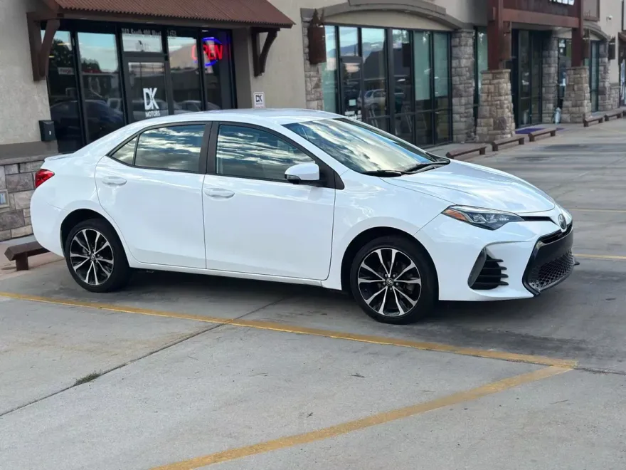 2019 Toyota Corolla XLE XSE photo 1