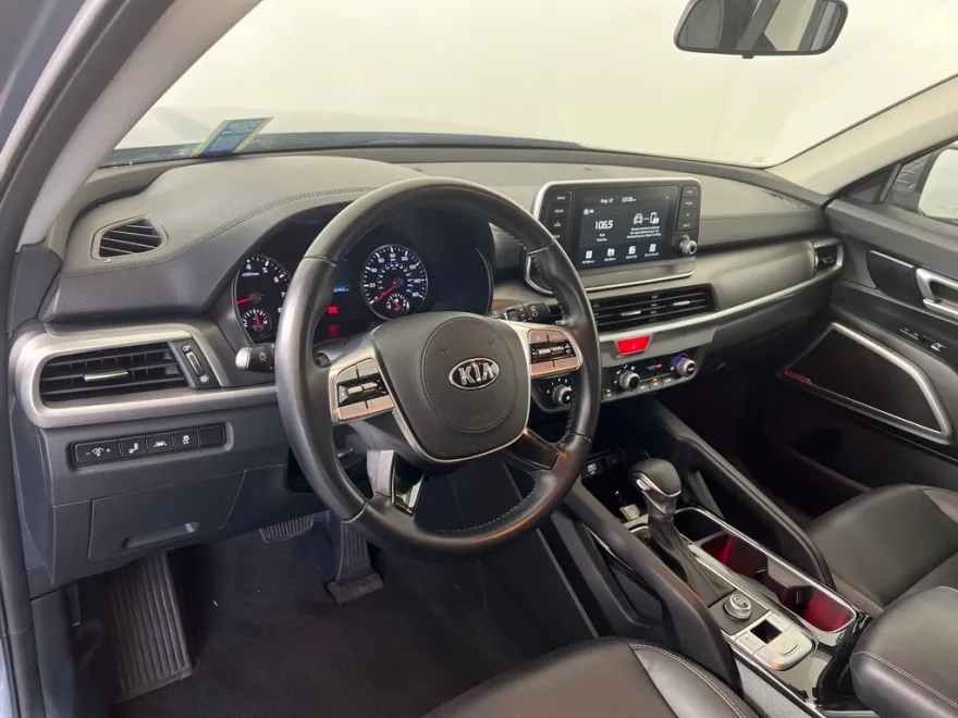 2020 Kia Telluride LX photo 1