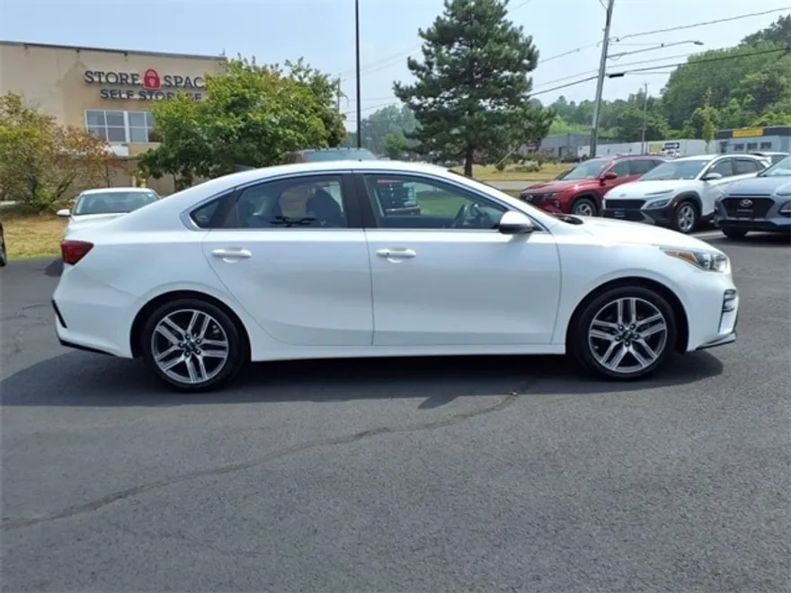 2021 Kia Forte EX photo 1