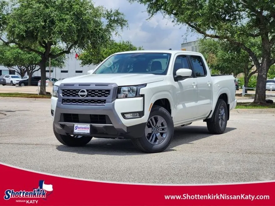 2025 Nissan Frontier SV Crew Cab photo 1