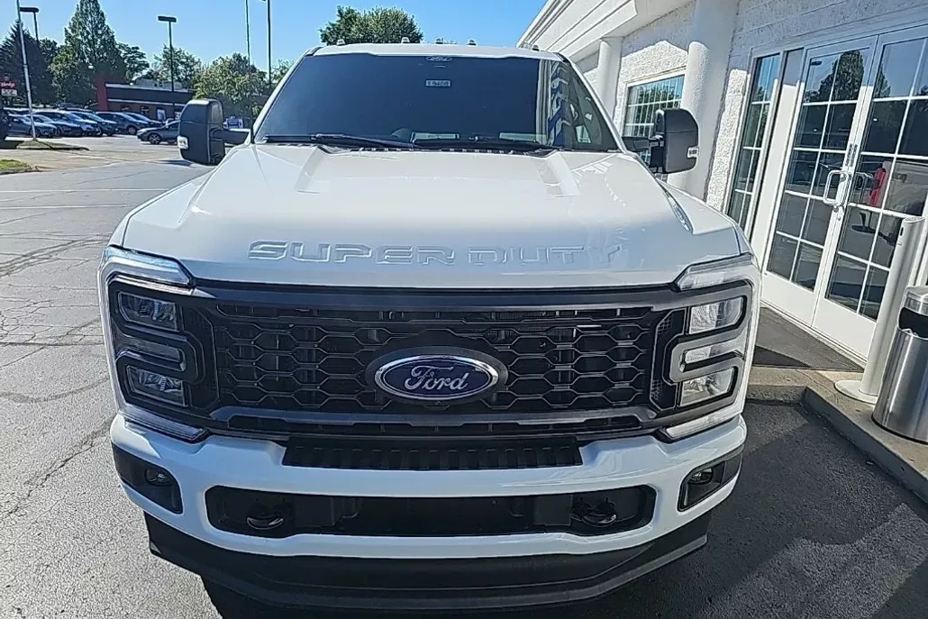 2024 Ford F-250 photo 1