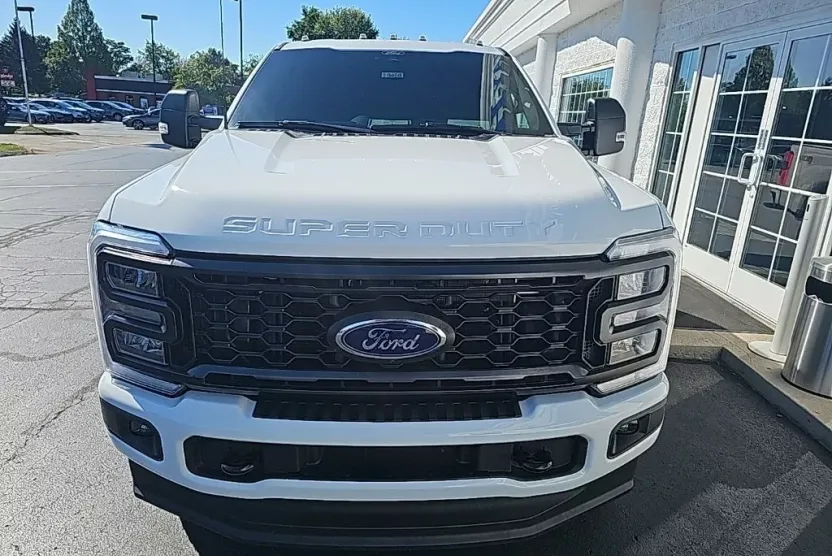 2024 Ford F-250 photo 1
