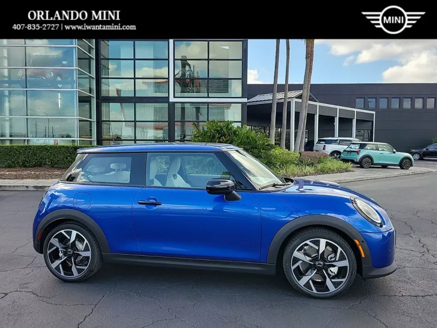 2025 Mini Cooper 2 Door Hardtop Signature photo 1