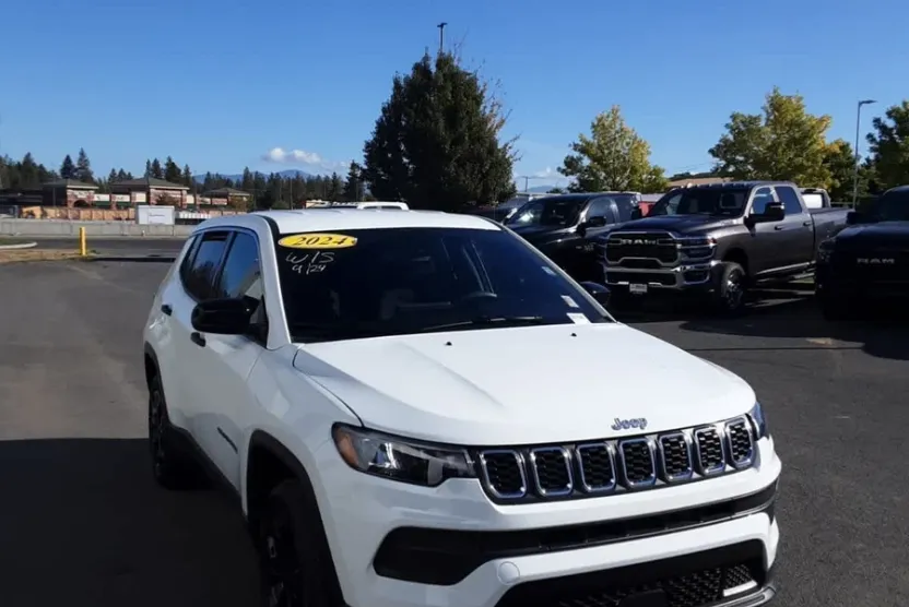 2024 Jeep Compass Sport photo 1
