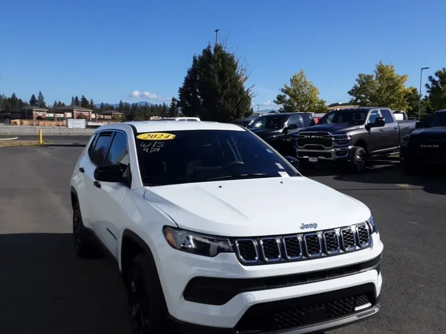 2024 Jeep Compass Sport photo 1