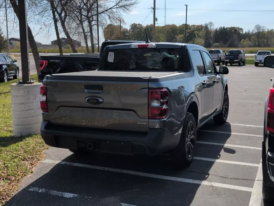 2024 Ford Maverick XLT photo 1