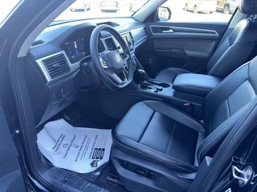 2022 Volkswagen Atlas SE photo 1