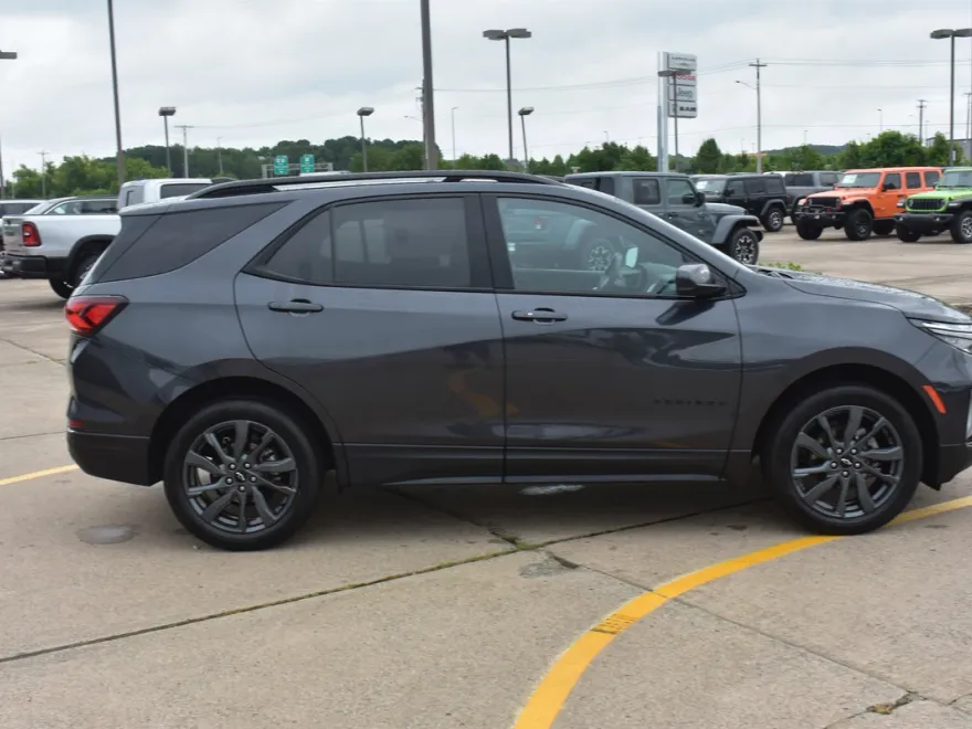 2022 Chevrolet Equinox RS photo 1