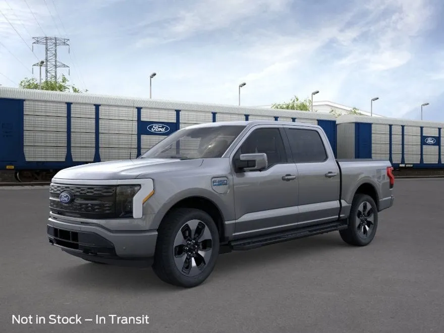 2025 Ford F-150 Lightning Platinum photo 1