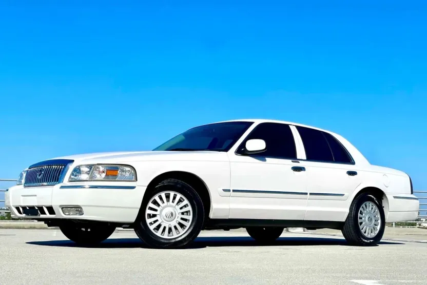 2007 Mercury Grand Marquis LS photo 1