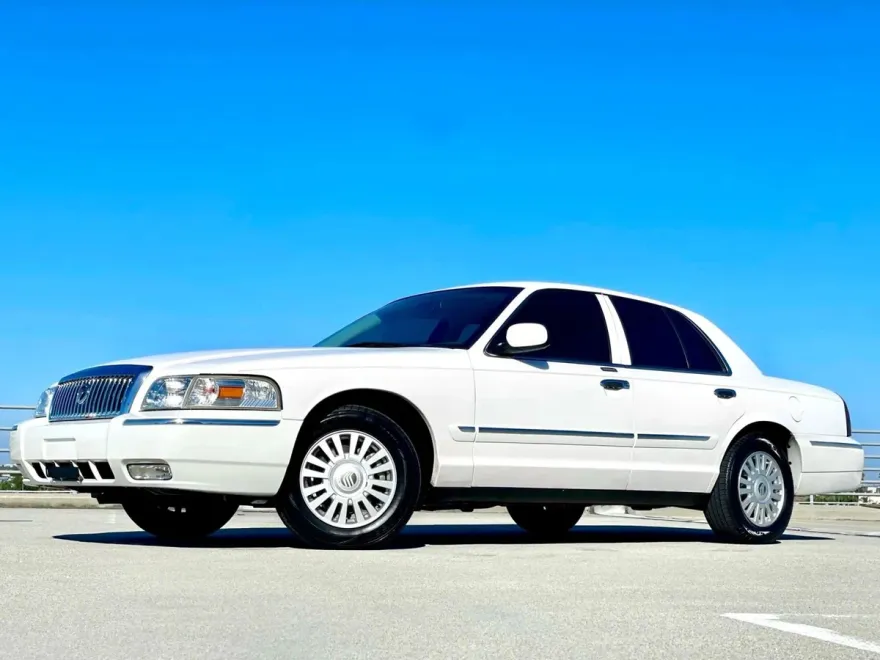 2007 Mercury Grand Marquis LS photo 1