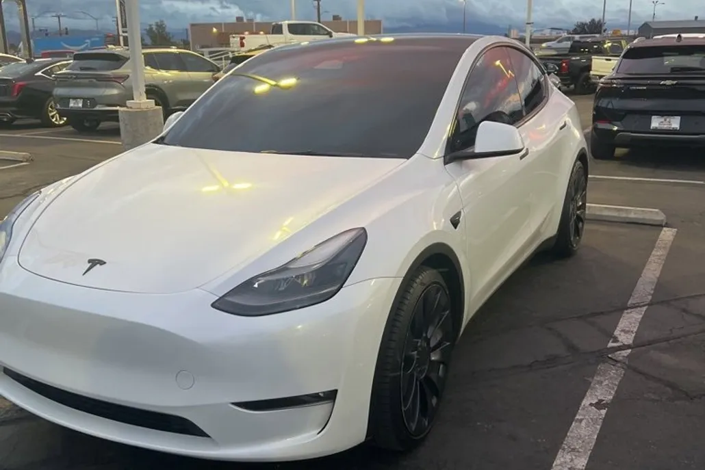 2023 Tesla Model Y Performance photo 1