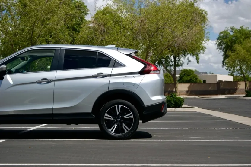 2024 Mitsubishi Eclipse Cross SE photo 1