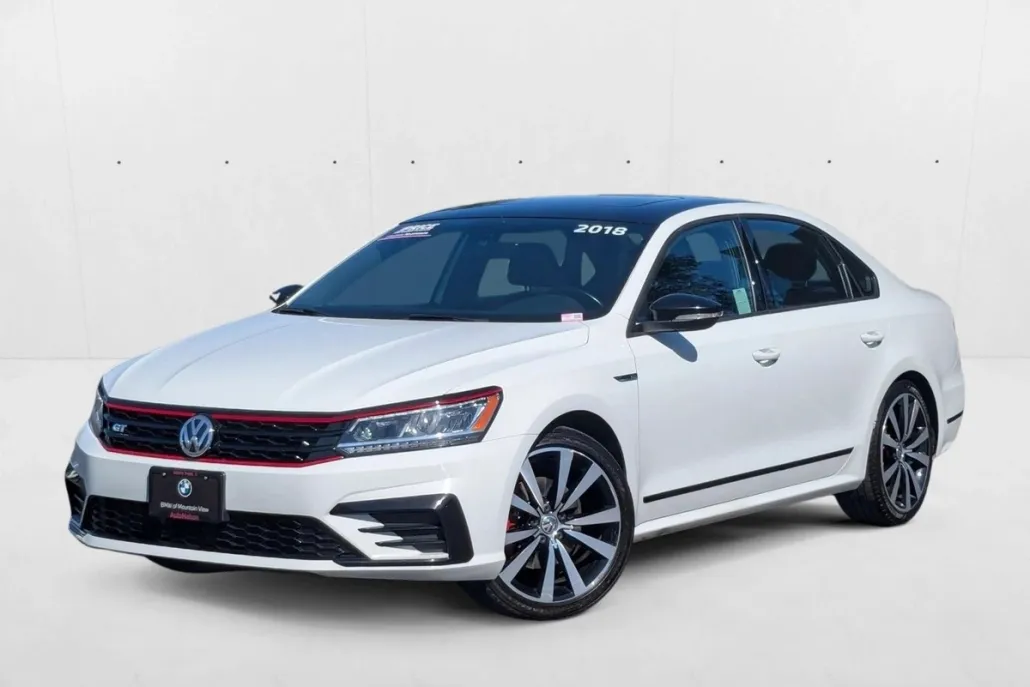 2018 Volkswagen Passat 3.6L V6 GT photo 1