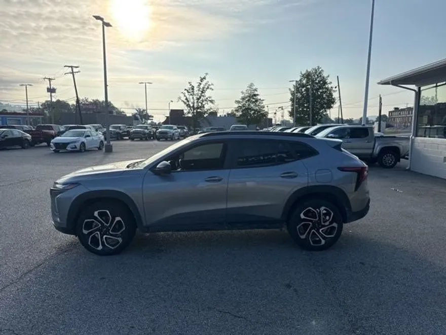 2025 Chevrolet Trax photo 1