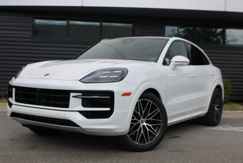 2024 Porsche Cayenne Coupe photo 1