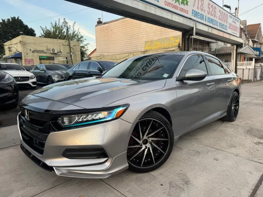 2019 Honda Accord LX 1.5T photo 1