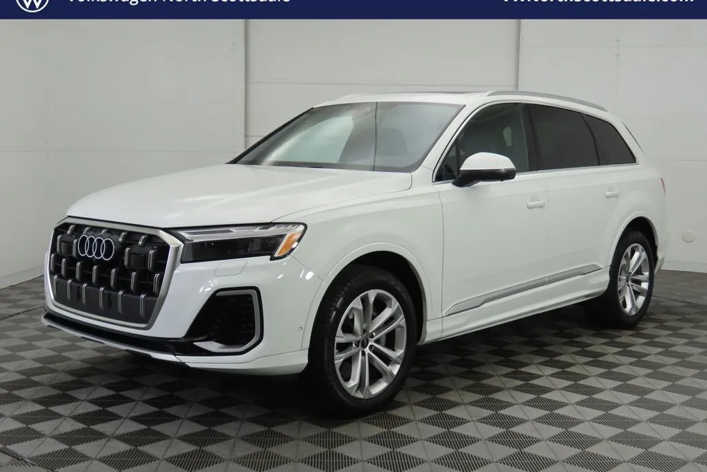 2025 Audi Q7 45 Premium Plus photo 1