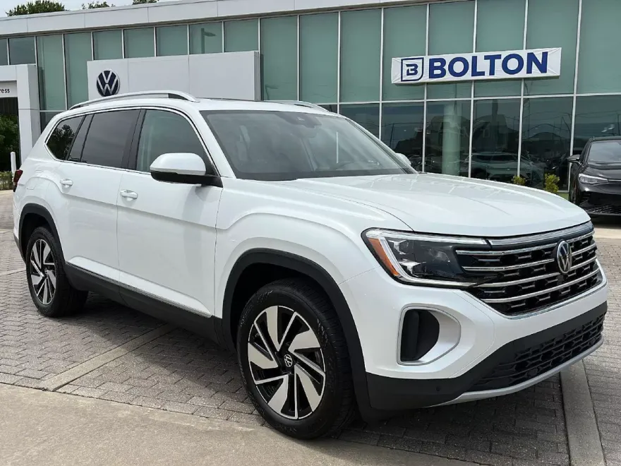 2025 Volkswagen Atlas SEL photo 1