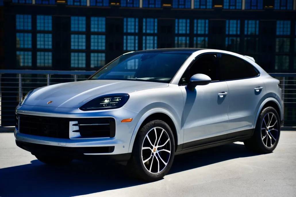2025 Porsche Cayenne Coupe photo 1