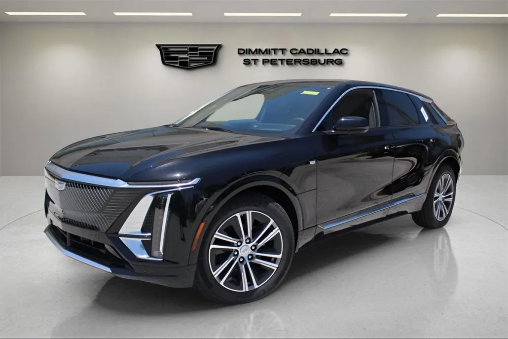 2025 Cadillac Lyriq Luxury photo 1