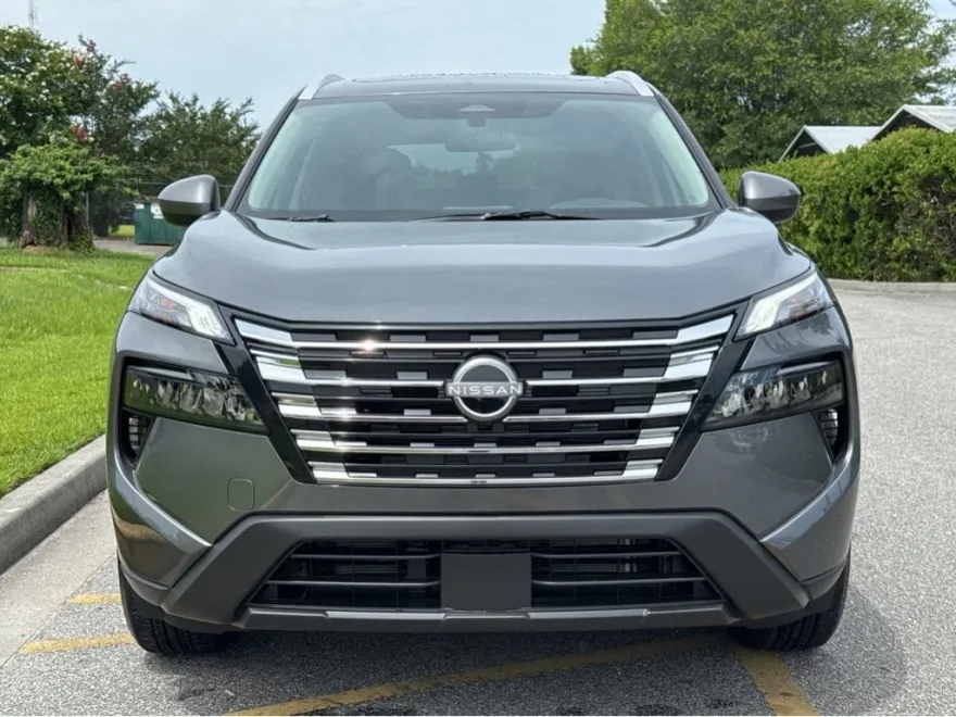 2026 Nissan Rogue SV photo 1