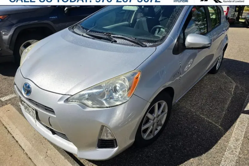 2013 Toyota Prius C Three photo 1