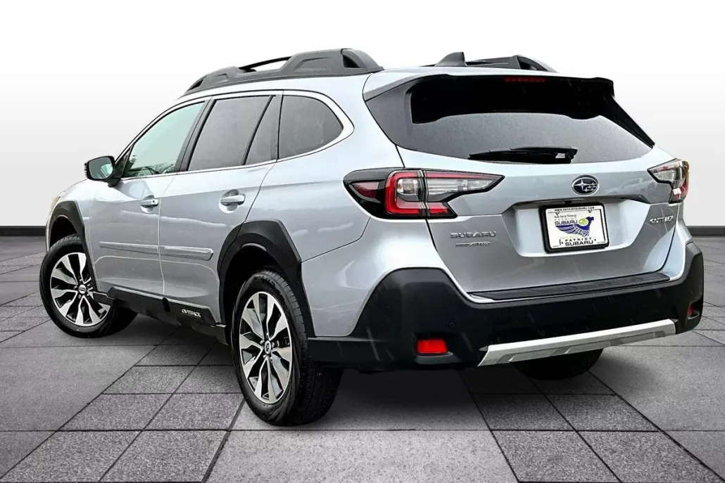 2025 Subaru Outback Limited photo 1