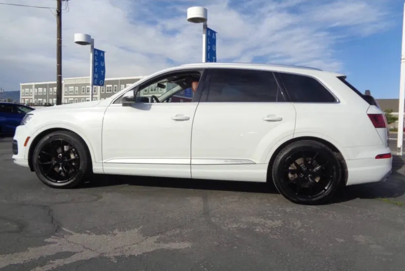 2017 Audi Q7 3.0T Prestige photo 1