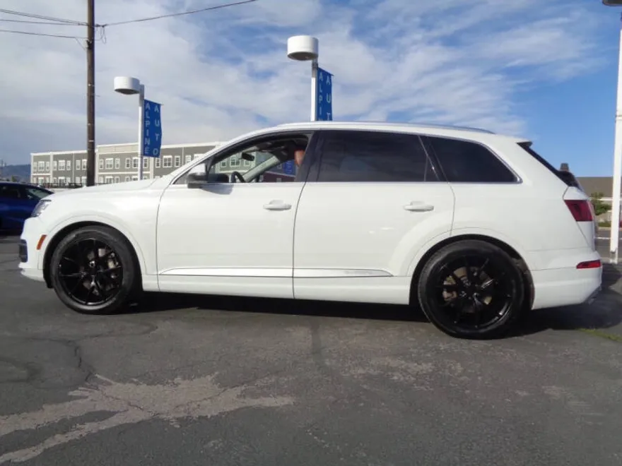 2017 Audi Q7 3.0T Prestige photo 1