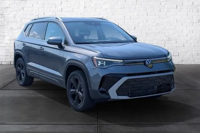 2025 Volkswagen Taos SEL photo 1
