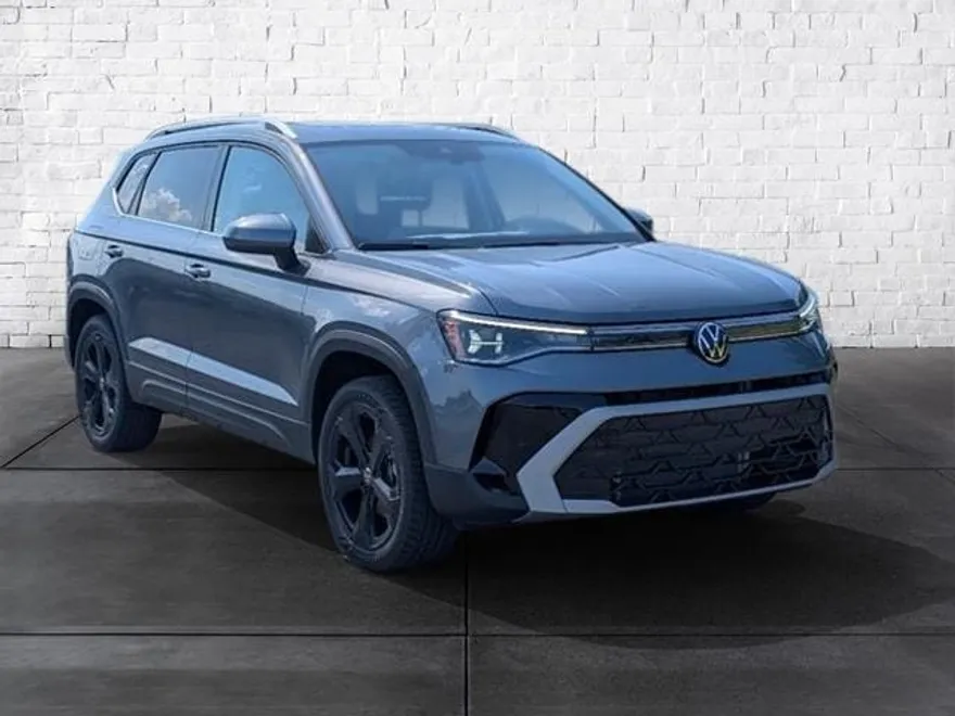 2025 Volkswagen Taos SEL photo 1