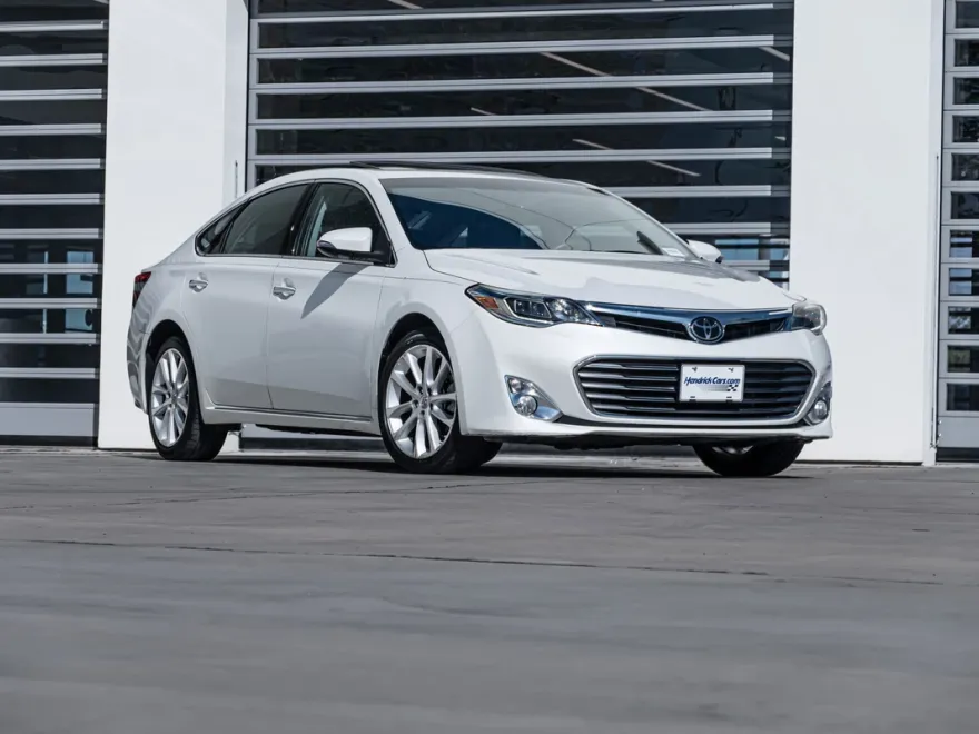 2014 Toyota Avalon Limited photo 1