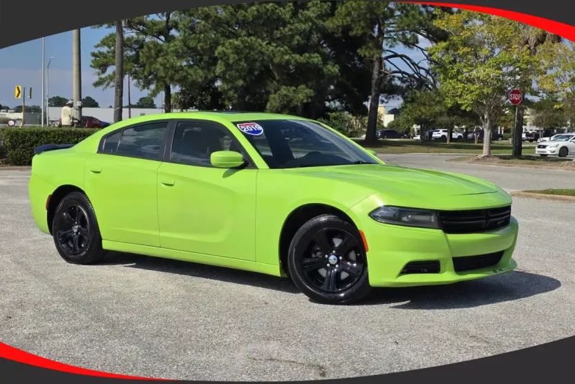 2019 Dodge Charger SXT photo 1