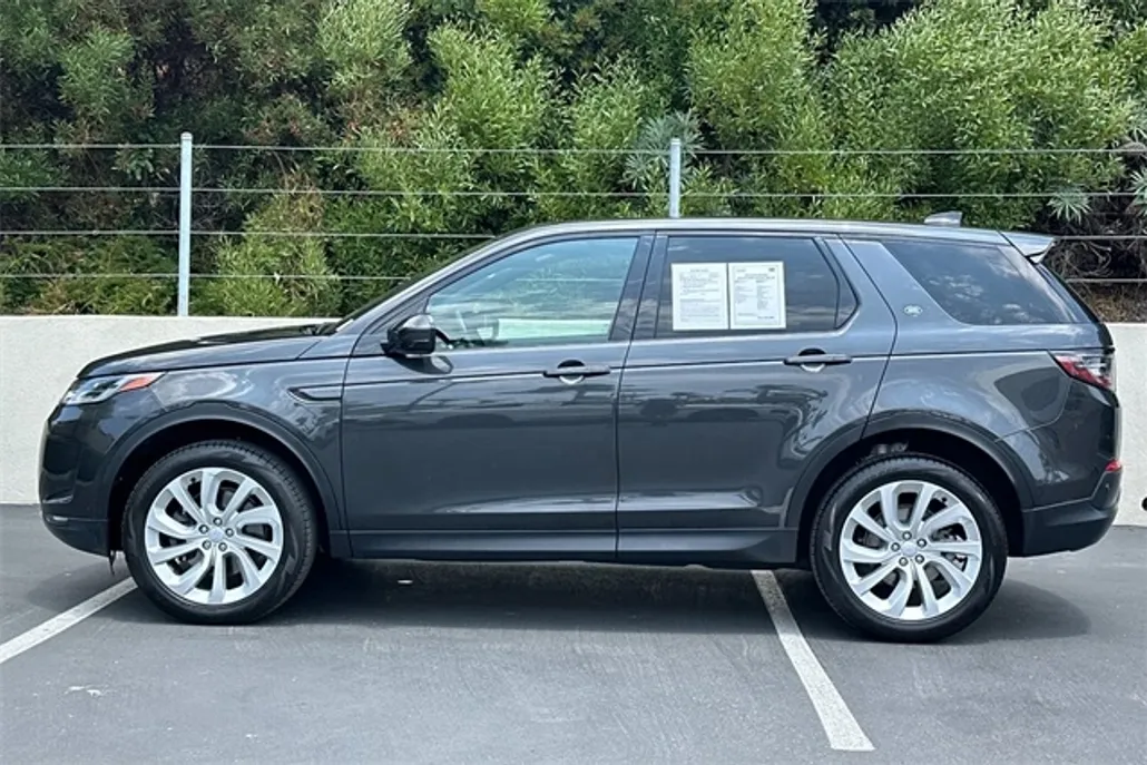 2023 Land Rover Discovery Sport SE photo 1