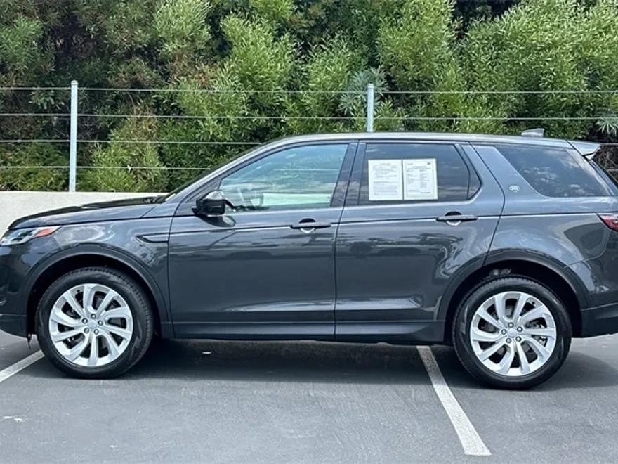 2023 Land Rover Discovery Sport SE photo 1