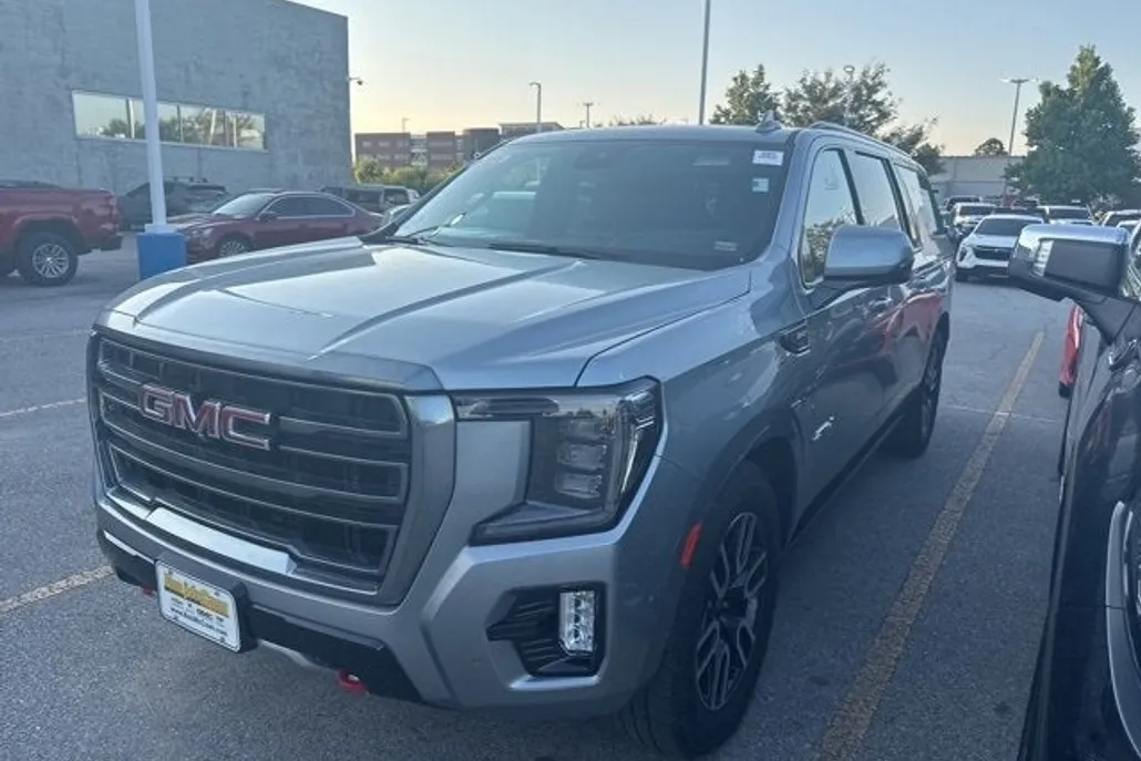 2024 Gmc Yukon XL AT4 photo 1