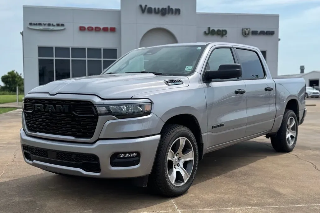 2025 Ram 1500 Tradesman photo 1