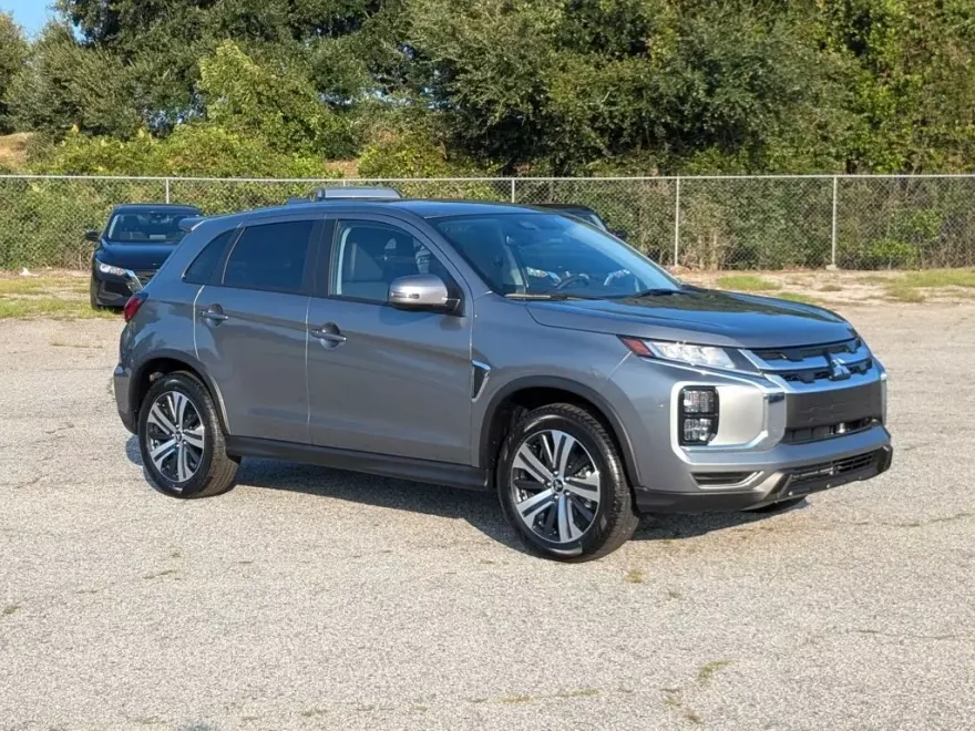 2025 Mitsubishi Outlander Sport SE photo 1